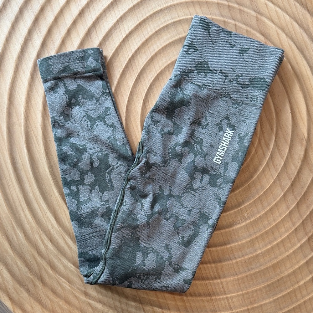 Gymshark women’s Olive Camo Leggings